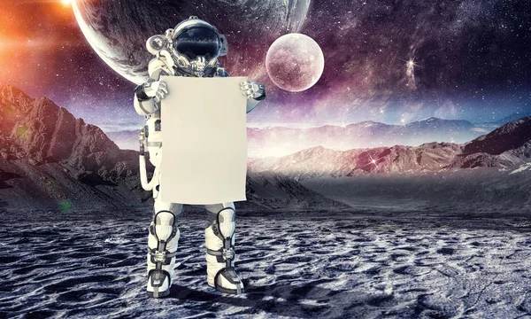 Διαστημάνθρωπου με πανό. Μικτή τεχνική — Φωτογραφία Αρχείου
