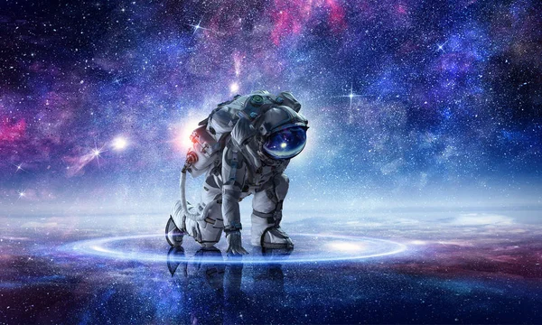 Astronaut börjat köra. Mixed media — Stockfoto