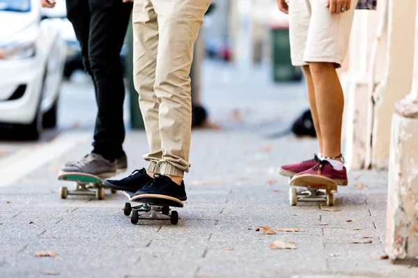 Skateboarding en la calle —  Fotos de Stock