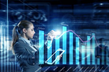 Yenilikçi medya teknolojileri kullanılıyor. Karışık teknik