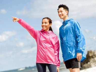 Ayakta Plajı'nda genç Çift