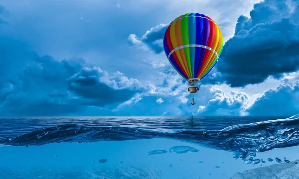 Globo de aire en el mar —  Fotos de Stock