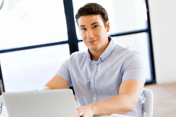 Handsome businessman working at computer — Stock Photo, Image