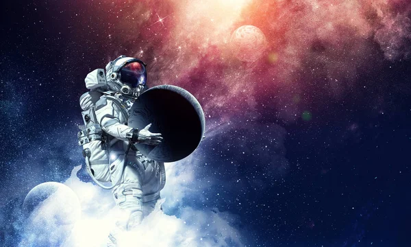 Spaceman wykonywania jego misji. Techniki mieszane — Zdjęcie stockowe