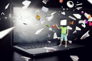TV çocuk bağımlısı. Karışık teknik