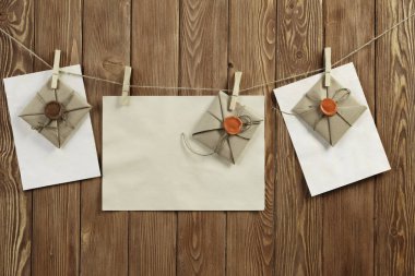 Zarf ip tutturulmuş