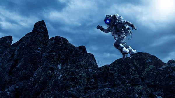 Hızlı çalışan uzay adamı. Karışık teknik