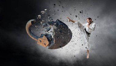 Savunma ile bölünürler. Karışık teknik