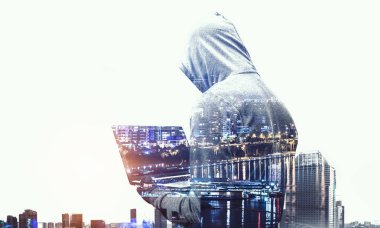 Hacker adam bilgi çalmak