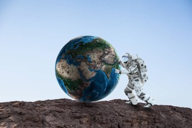 Uzay Adamı ve görevi. Karışık ortam