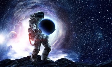 Onun misyonu taşıyan uzay adamı. Karışık teknik