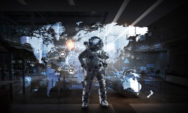 Uzay Adamı ve görevi. Karışık ortam