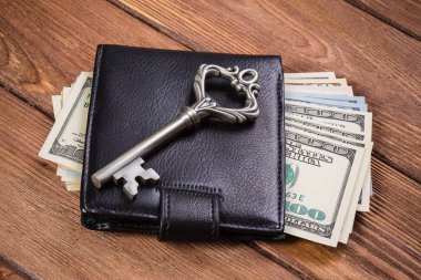 Kapıları açmak için anahtar paradır