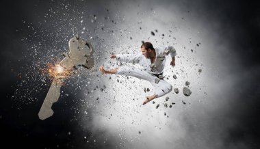 Savunma ile bölünürler. Karışık teknik