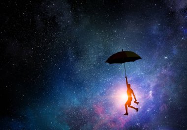 Şemsiye üzerinde uçan kadın. Karışık teknik