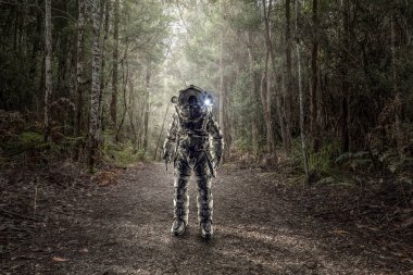 Uzay adamı serüveni. Karışık teknik