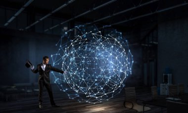 Sihirli gösteren iş adamı. Karışık teknik