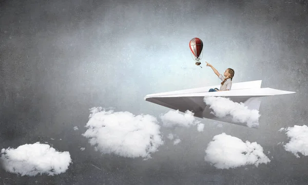 Barn drömmer för att vara pilot. Mixed media — Stockfoto
