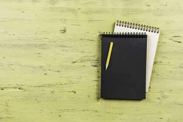 Cuaderno con lápiz — Foto de Stock