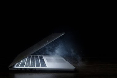 Dizüstü sorunu veya sonu. Karışık teknik