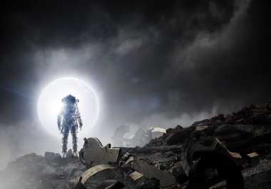 Açık duran astronot. Karışık teknik