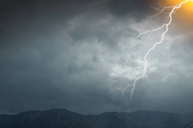 Dramatik gök gürültüsü arka plan