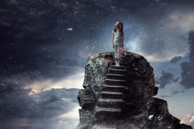 Kayıp ve yalnız hissediyor