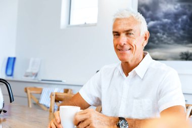 Yakışıklı bir üst düzey adam kapalı portresi