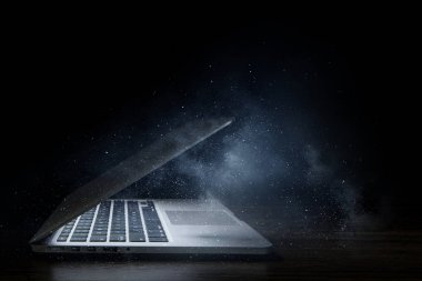 Dizüstü sorunu veya sonu. Karışık teknik