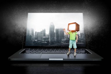 TV çocuk bağımlısı. Karışık teknik