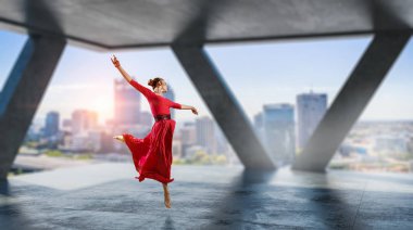 Dans tutkusu var. Karışık teknik