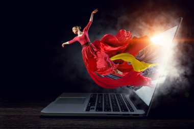 Dans tutkusu var. Karışık teknik