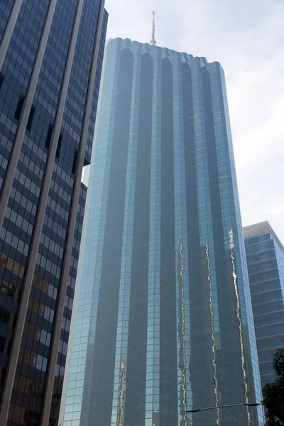 Skyscraper bottom view — Stock Photo, Image