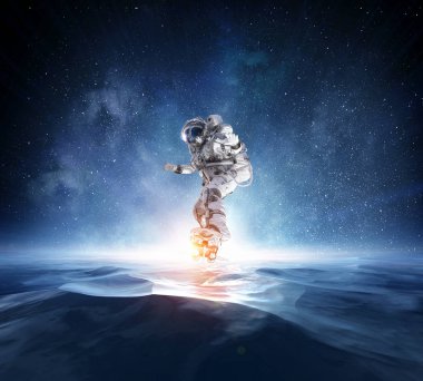 Astronot gemide. Karışık teknik