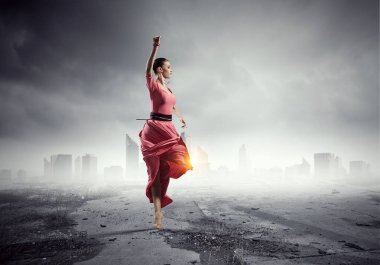 Dans tutkusu olduğunu