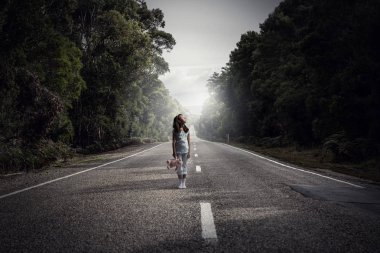 Kayıp ve yalnız hissediyor