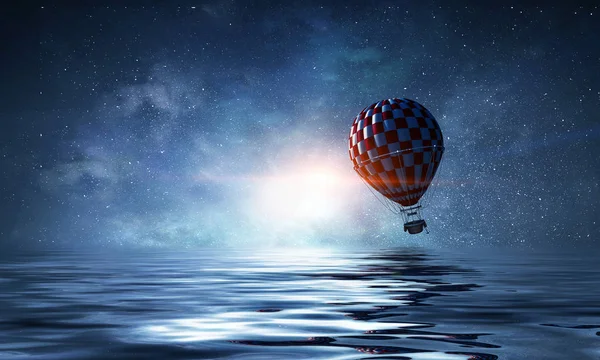 Luftballong i havet — Stockfoto
