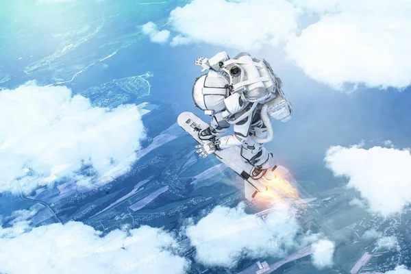 Yönetim Kurulu uçan üzerinde uzay adamı. Karışık teknik