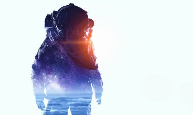 Beyaz uzay adamı. Karışık teknik