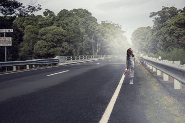 Kayıp ve yalnız hissediyor