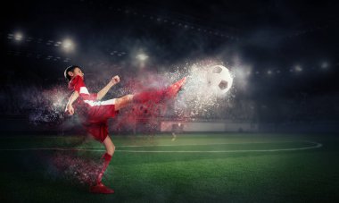 O bir şampiyon olmaya devam etmektedir. Karışık teknik