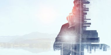 Önde olduğunu düşünüyor. Karışık teknik