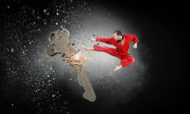 Savunma ile bölünürler. Karışık teknik