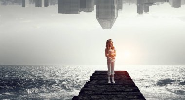 Kayıp ve yalnız hissediyor