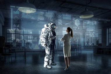 Uzay giysisi tasarım. Karışık teknik