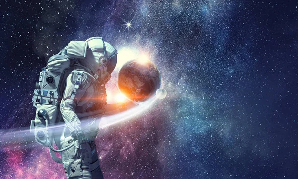 Homem do espaço e a sua missão. Meios mistos — Fotografia de Stock