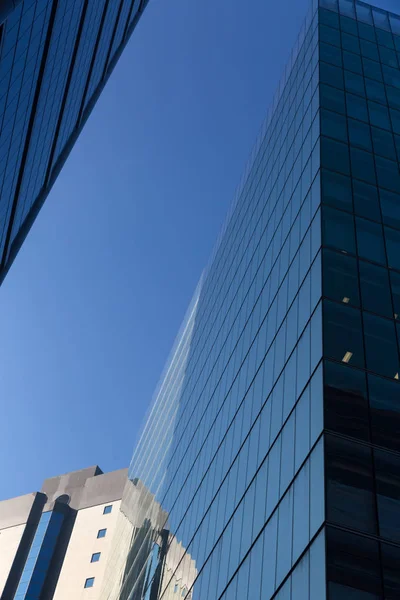 Skyscraper bottom view — Stock Photo, Image