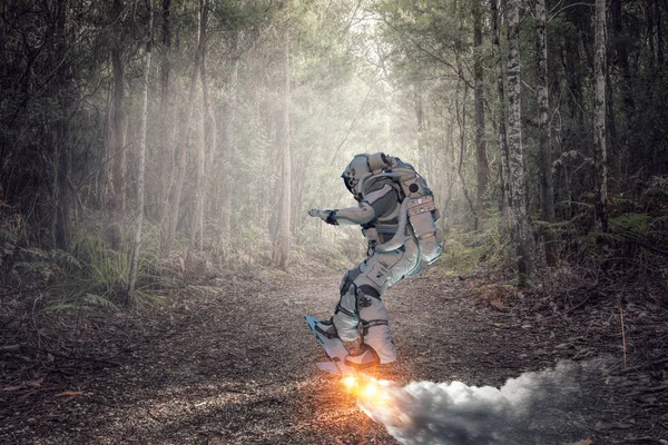 Yönetim Kurulu uçan üzerinde uzay adamı. Karışık teknik