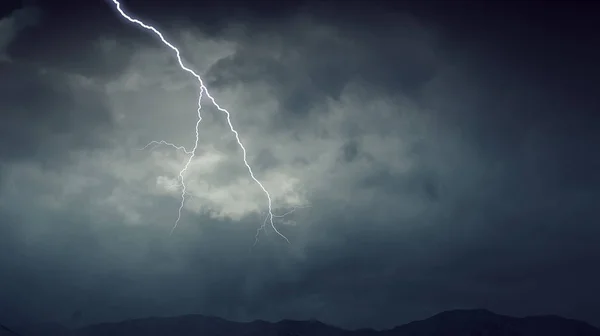 Thunder dramatyczne tło — Zdjęcie stockowe
