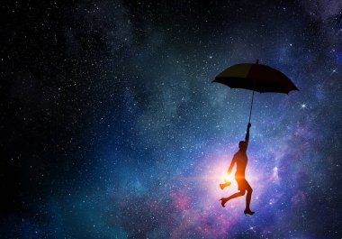 Şemsiye üzerinde uçan kadın. Karışık teknik